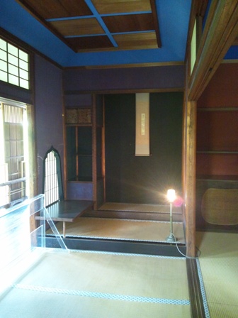 色鮮やかな成巽閣の和室.