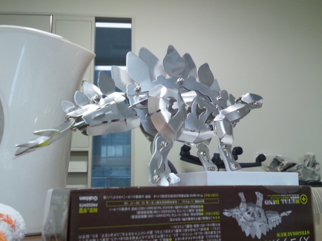 横から
